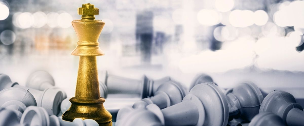 chess king piesce standing