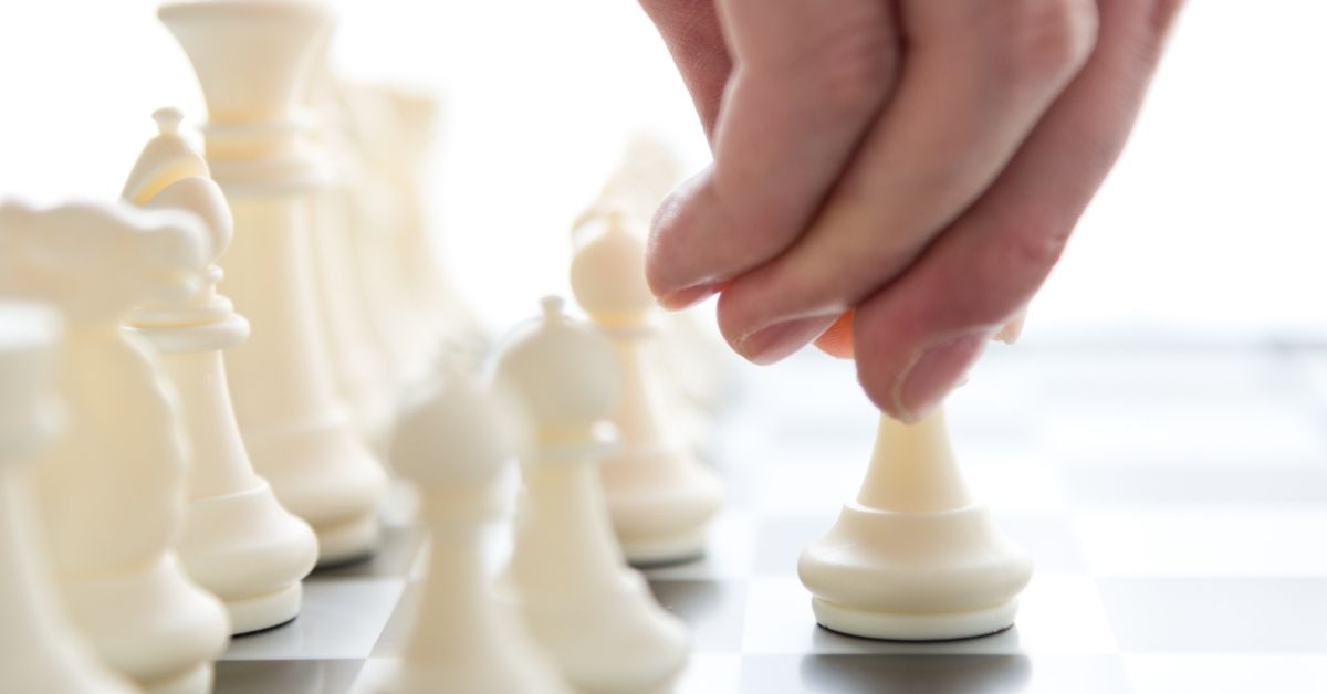 white chess pice moves first